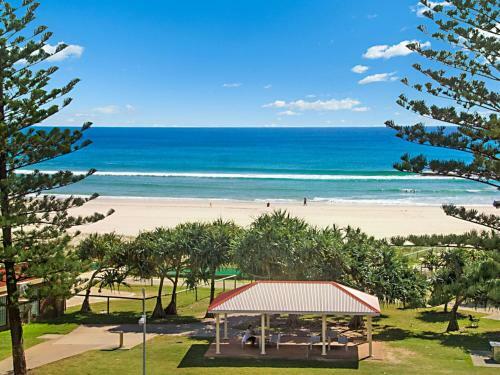 Reflections Tower 2 Unit 401 - Beachfront, Views And In A Great Location