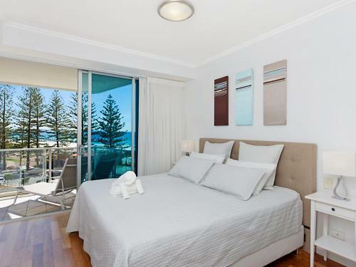 Reflections Tower 2 Unit 401 - Beachfront, Views And In A Great Location
