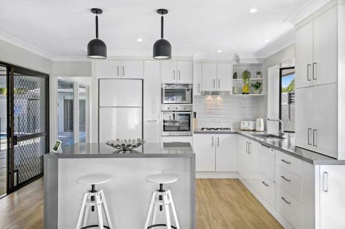 Homely Getaways In Broadbeach Waters