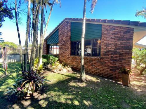 Bromeliads Unit 2 7 Ballanda Crescent
