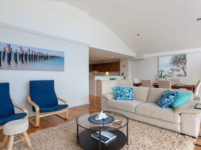 Shore To Please - Comfort, Cafes And Beaches
