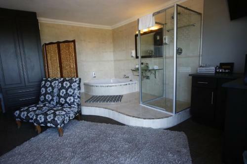 Hostal Bluewater Beachfront Guest House
