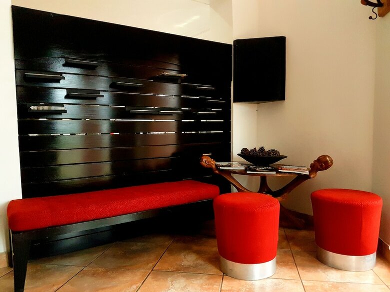 Hostal Me Casa Guest House
