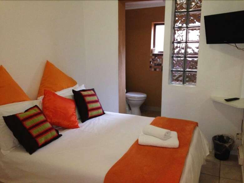 Hostal Me Casa Guest House