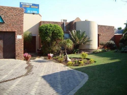 Hostal Bluewater Guesthouse