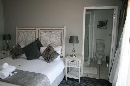 Hostal Indigo Moon Guesthouse