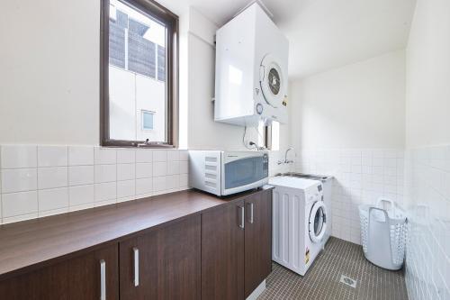 Stylish Port Melbourne Apartment