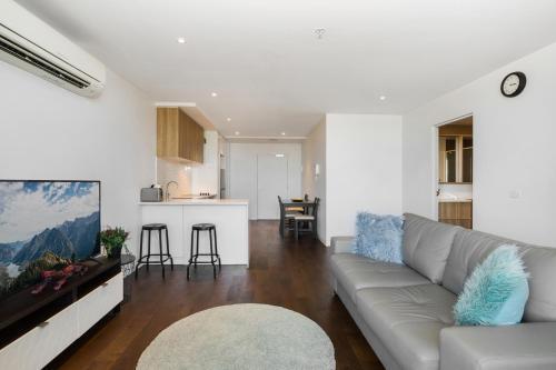 One-bed Apartment With Parking, Pool, Gym And Trams