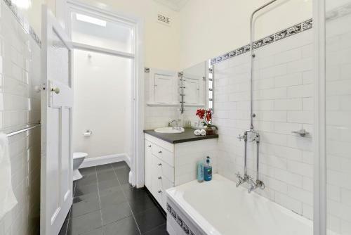 Gleniris Beautiful 6bedderfamily House+2bath+pool