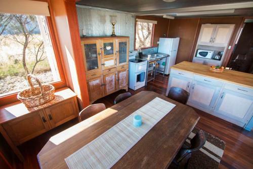 Coorong Aurora - Breathtaking Waterfront Escape