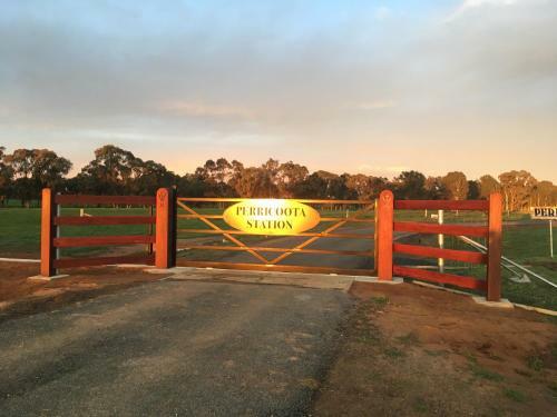 Lodge Perricoota Station