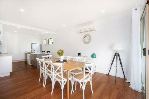 Waratah Up Douro By Your Innkeeper