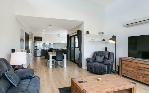 Fairway 1 - 9-19 Troon Drive