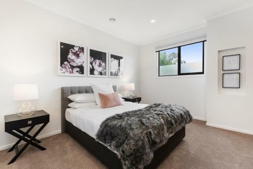 Apartamento Spacious 4-bed House With Parking And Backyard