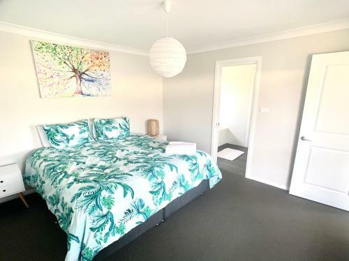 Modern Majestic - Everything You Need - Private Location