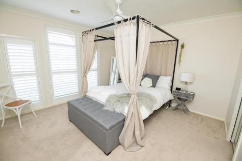 Roselawn Entertainer Large & Luxurious, Sleeps 12