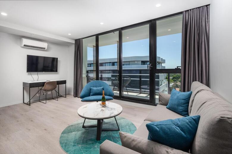 Oros Hotel And Apartments
