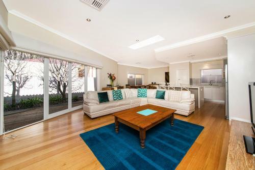 Inner Western Suburbs Retreat