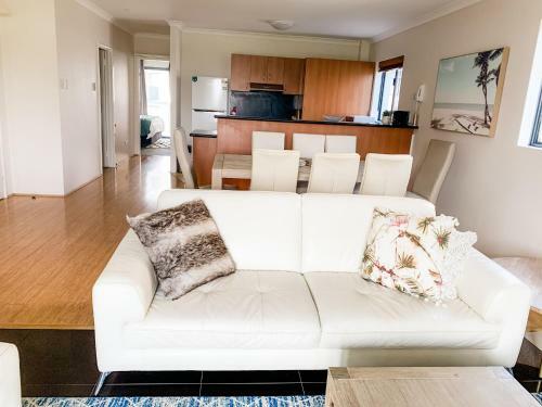 Spacious Homely Apartment Close To Everything