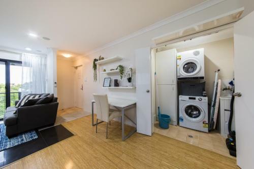 Spacious Homely Apartment Close To Everything