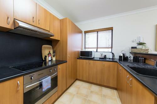 Spacious Homely Apartment Close To Everything