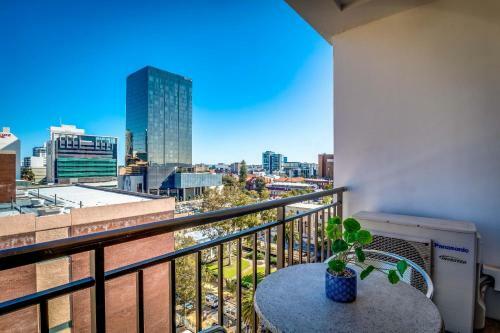 Apartamento 901 Inner City Zen - Balcony River Views - Smart Tv