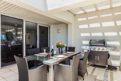 Golden Sands Beach Apartment