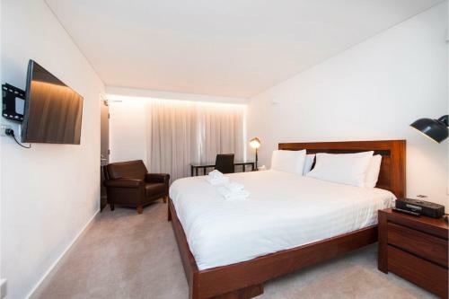 Comfortable Room With Fantastic Rooftop Views