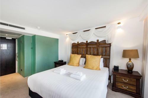 Boho Room In The City - Remarkable Rooftop