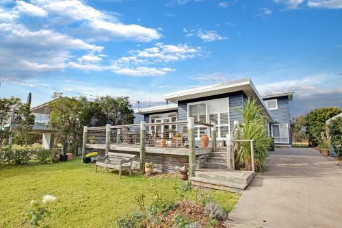 Waterfront Sanctuary - Raymond Island Getaway
