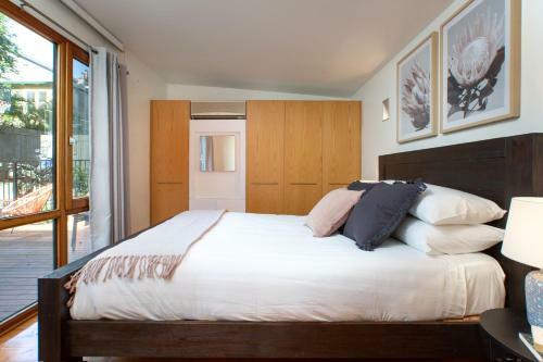 Apartamento Sunlit Two-bedroom Unit With Sprawling Bbq Deck