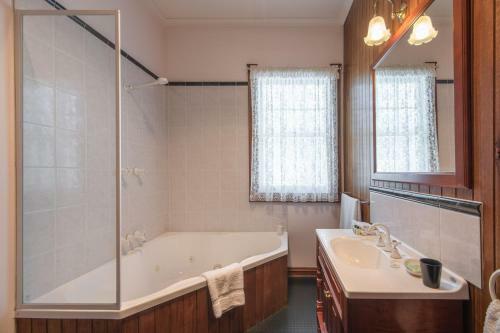 The Postmaster Inn Bed And Breakfast