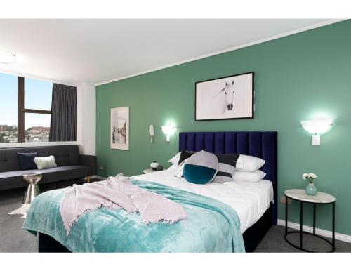 Apartamento Bright, Modern Studio Steps From The Action
