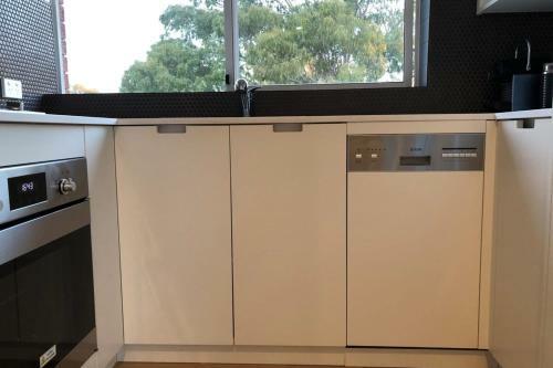 Apartamento Sun-drenched 1 Bed Studio Apt Newtown Parking