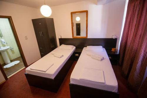 4 Rooms Apartments