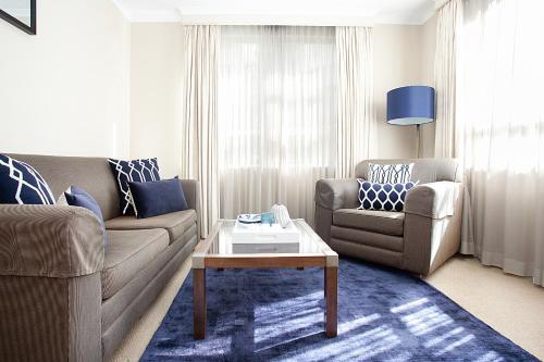 Cosy Harbourside Apartment With Bridge View Pool