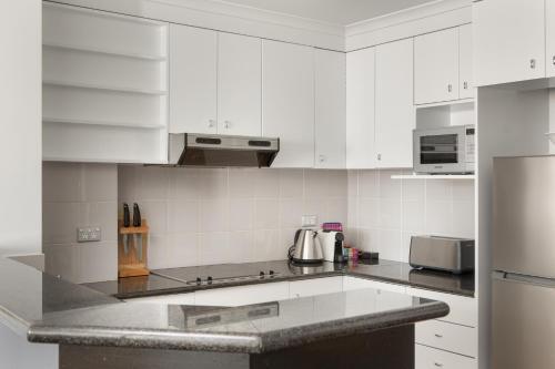 Darling Harbour Apartment With Parking, Views Pool