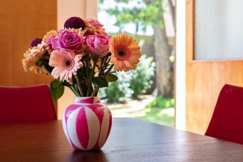Garden Style Apartment - Prime Location