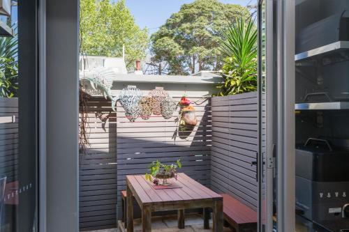 Apartamento Explore Surry Hills From A Chic Inner City Terrace!