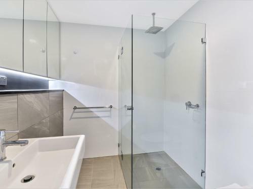 Oceans Edge #8 - 8/5 Campbell Crescent, Terrigal