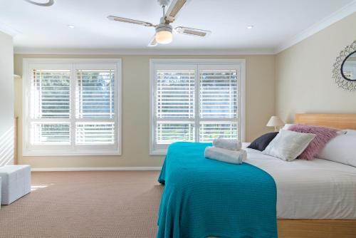 Relaxed Coastal Getaway // Moments To Waterfront