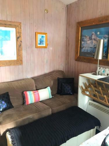 Super Value Thredbo Studio & Ante-room Apartment