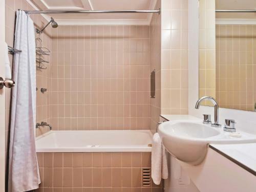 Apartamento Lantern 1 Bedroom Balcony With Partial Mountain View