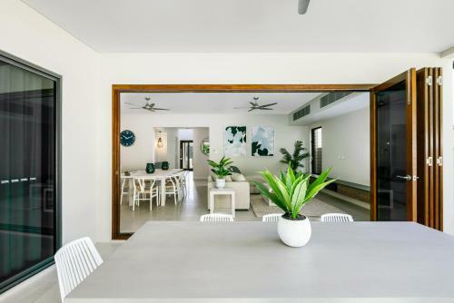 Esprit 10 Luxury Retreat
