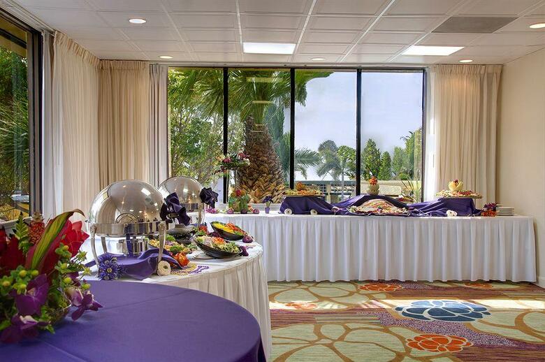 Hotel Sirata Beach Resort