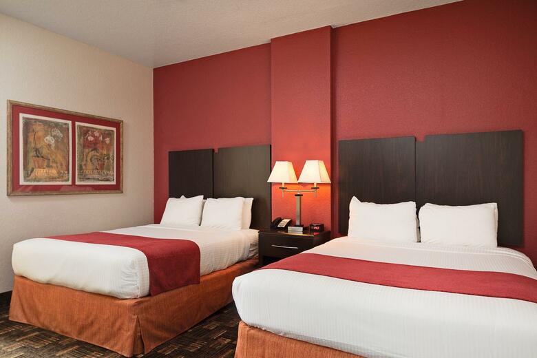Hotel Sirata Beach Resort