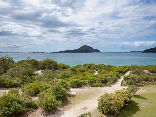 Apartamento 11 'intrepid' , 3 Intrepid Close - Absolute Beachfront Bliss