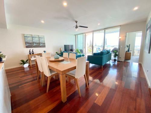 Absolute Beachfront - Cabarita Beach - Ocean Views - 3 Bed Apartment