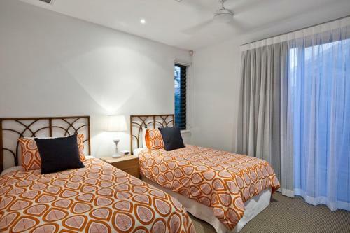 Spacious With Surf Views, Sunshine Beach