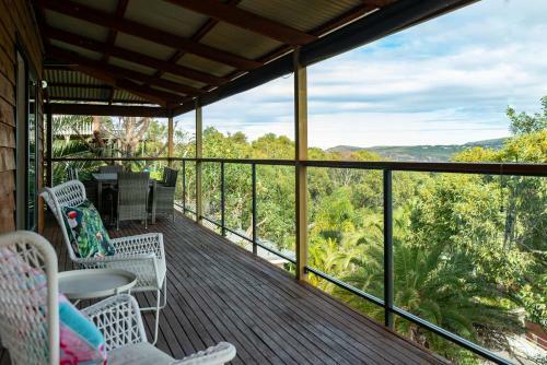 Stylish Renovated Home - Ocean Views - Fireplace